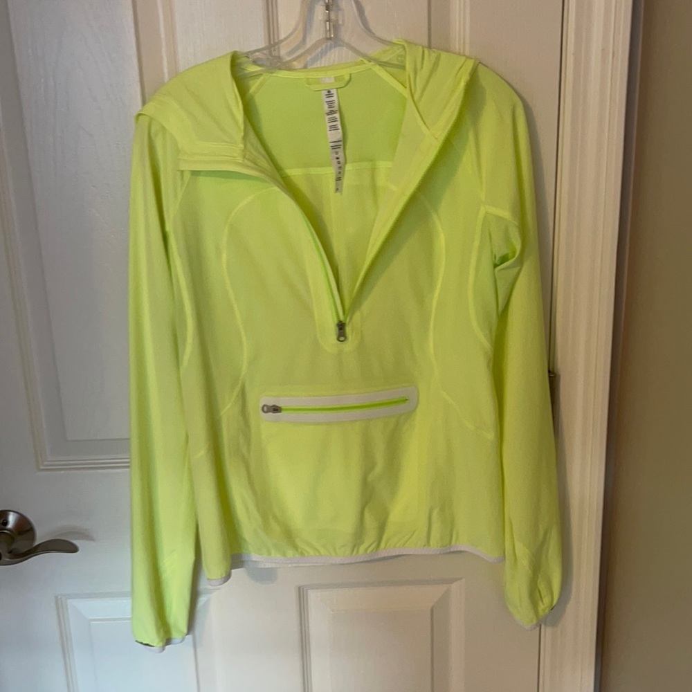 Lululemon lightweight Jacket Size 4
